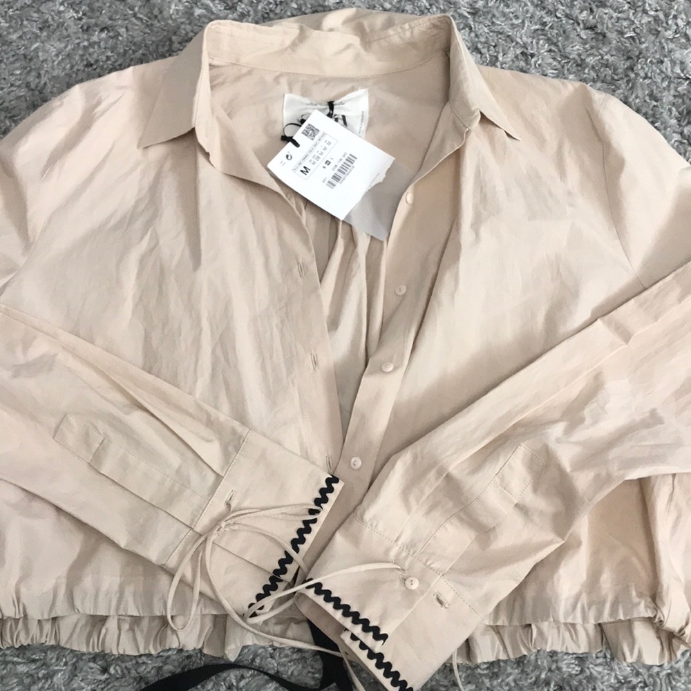 CROP TOP BUTTON UP TOP